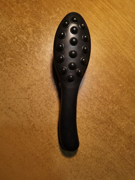 Масажор-четка и Козметичен  прибор