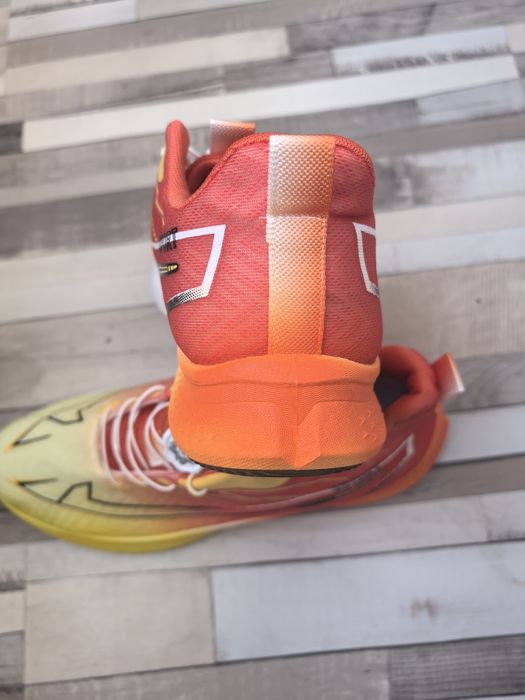 Маратонки нови 44 и 42 номер