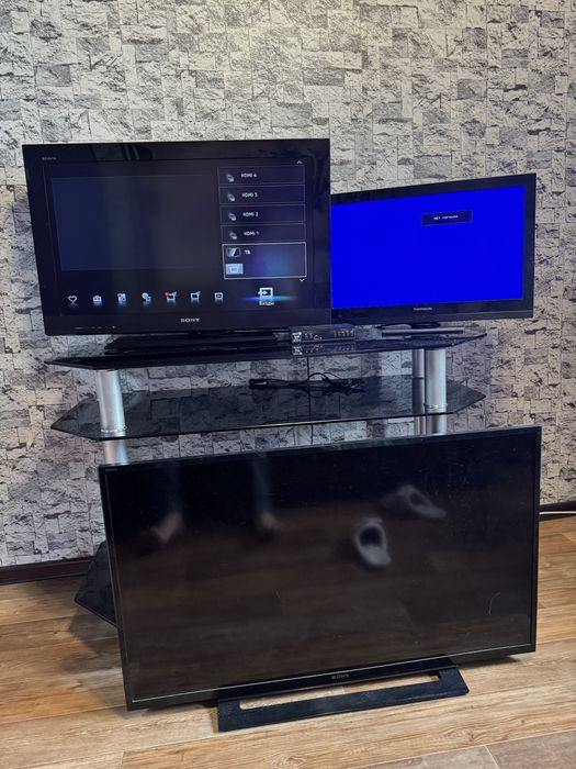 Продается 3 телевизора с подставкой