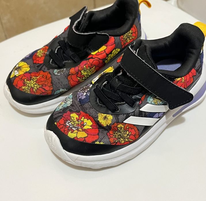 Маратонки Adidas детски