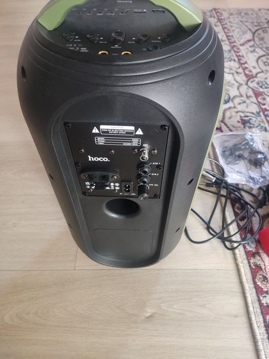 Продам музыкальную колонку с микрофонами