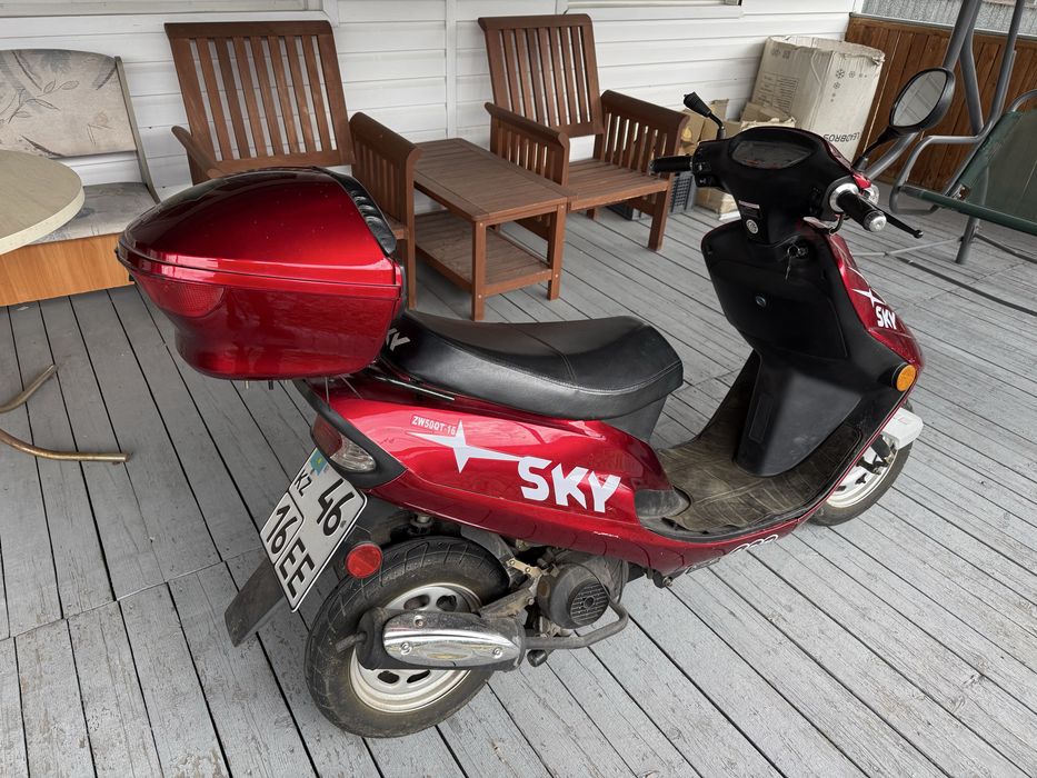 Скутер Sky мопед 50куб.