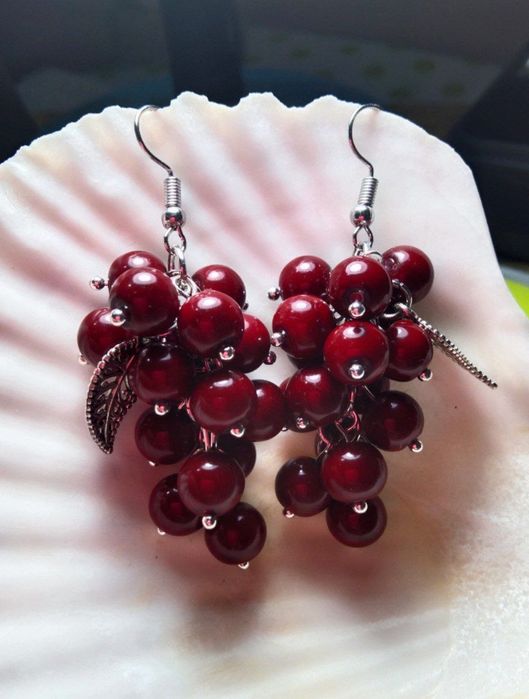 Создаю Красоту , подчеркивающую женственность .