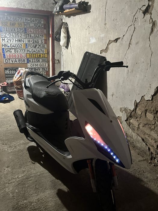 Продам скутер вента корса 125