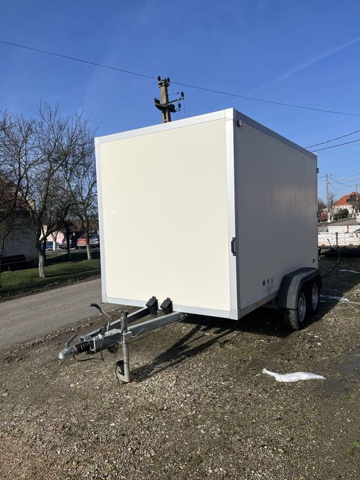 Vand remorca 2700 kg