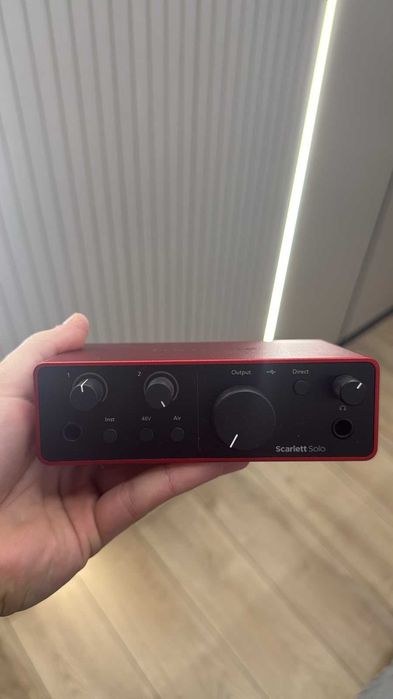 Focusrite Scarlett Solo 4 поколения Интерфейс