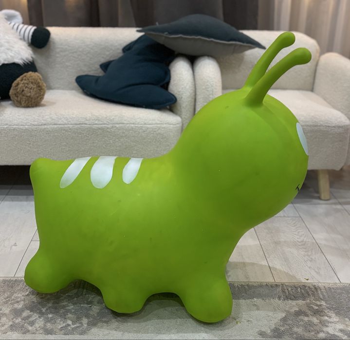 Надувной прыгун