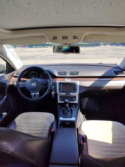 Volkswagen Passat B7 panoramic alcantara