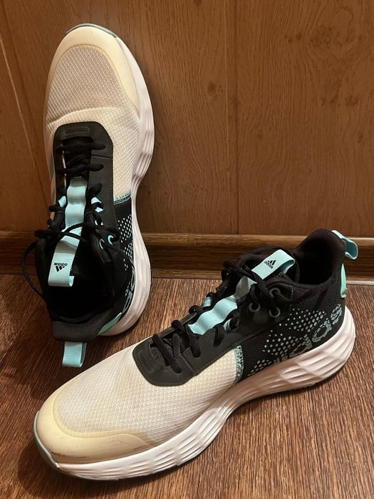 Продам баскетбольные кроссовки Adidas