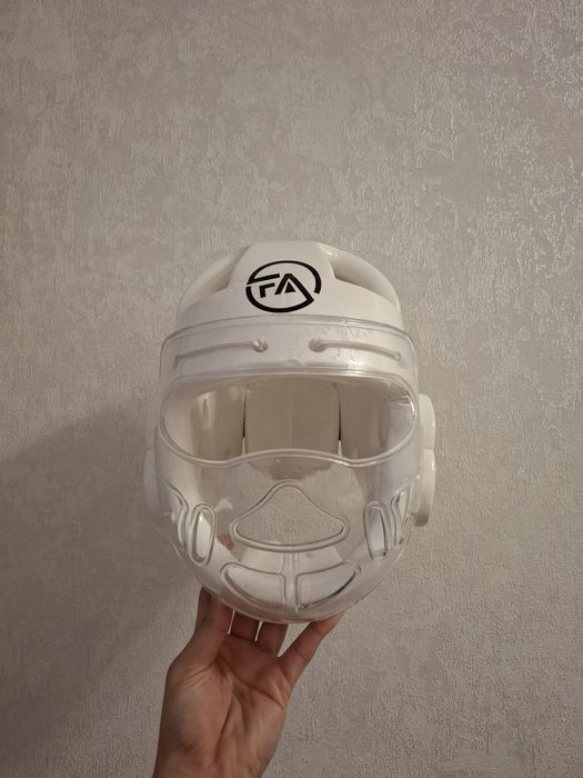 Закрытый шлем для ТАЭКВОНДО