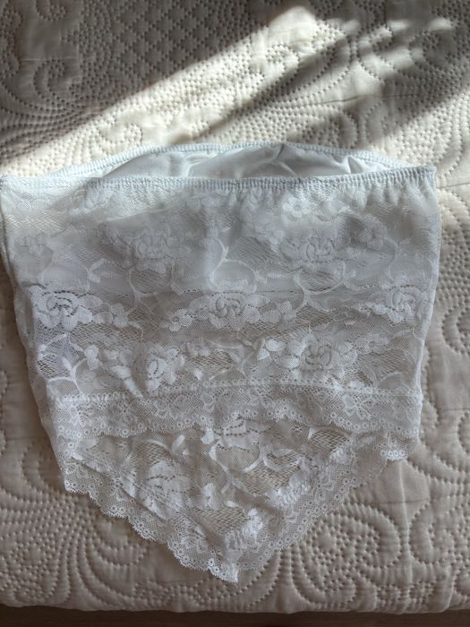 Дантелен потник