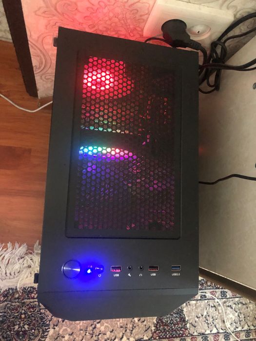 Kompyuter sotiladi srochna