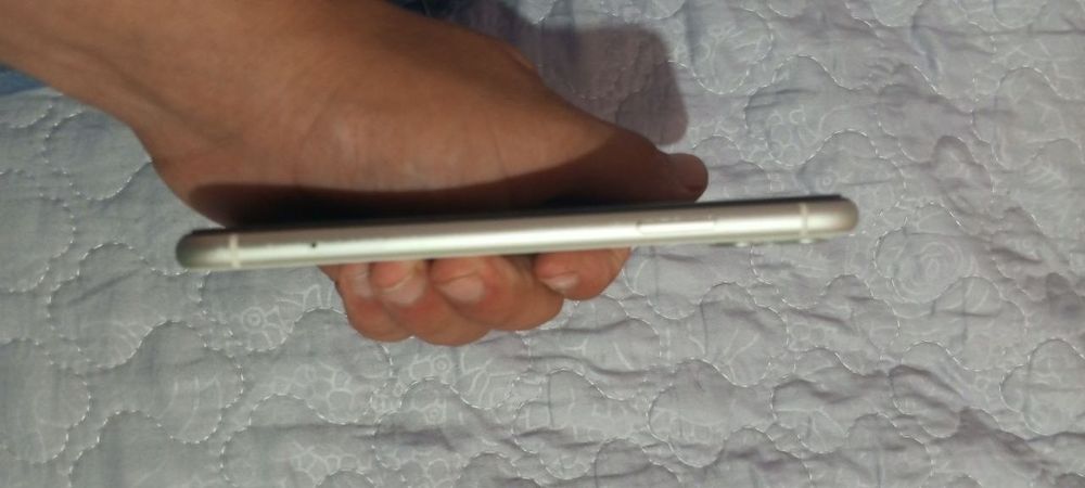 Iphone 11 64 gb radnoy xolatta