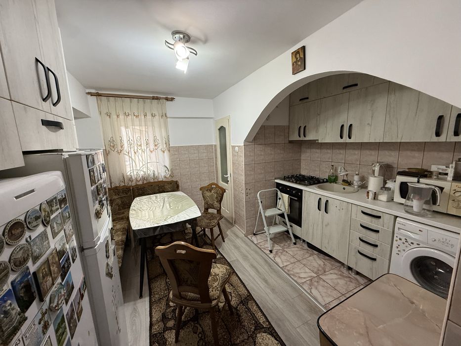 Apartament cu 3 camere ultracentral in Câmpeni