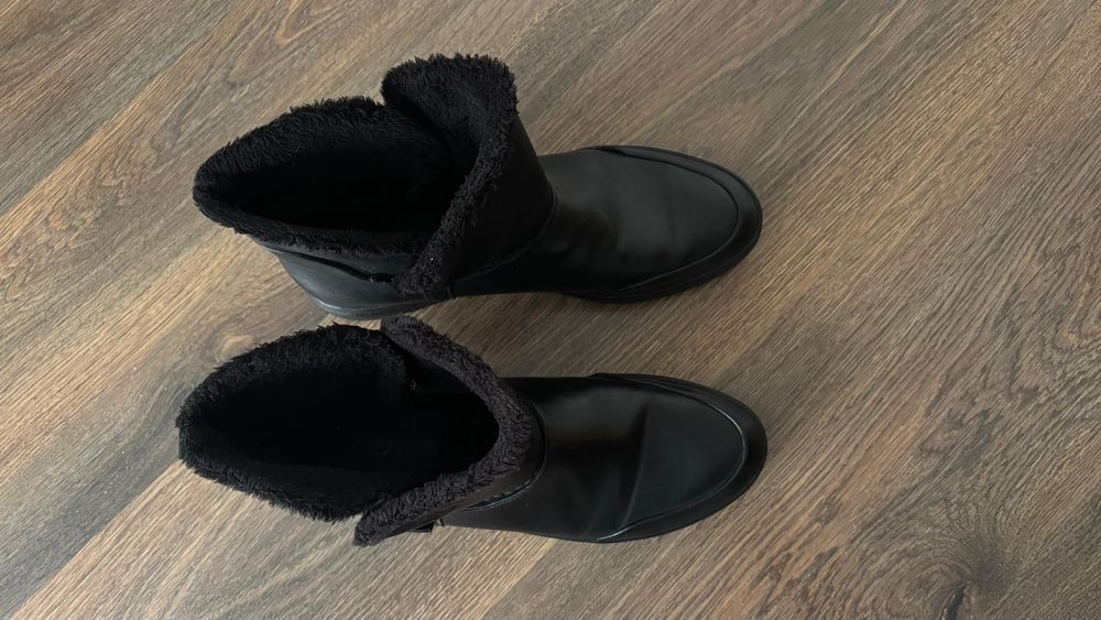 Продаю полусапожки Geox 40