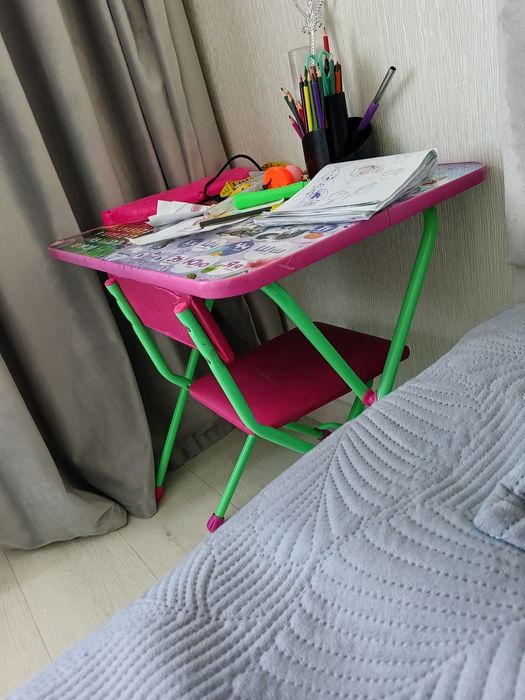 Продам столик детский