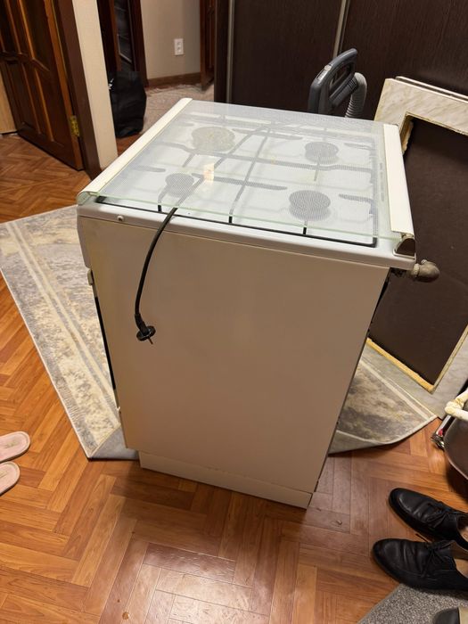 Продам газовую плиту