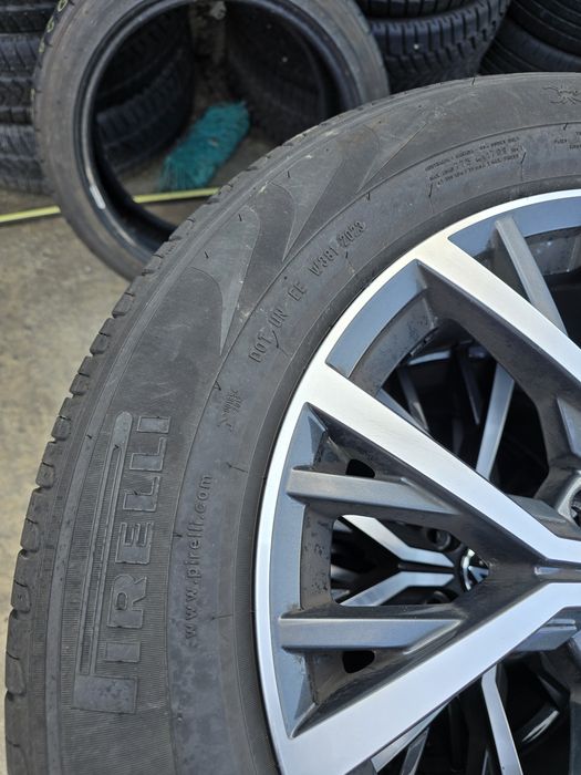 2 Броя 215/65/17 Pirelli 6mm 23dot