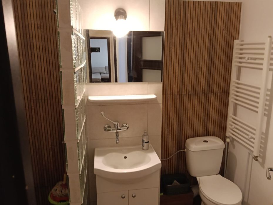 Închiriez apartament