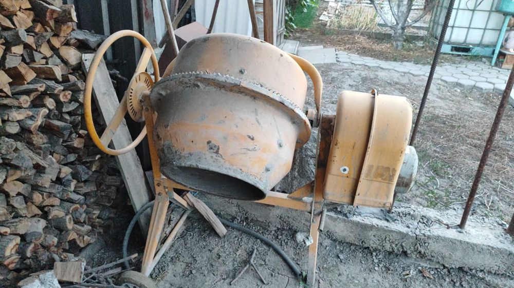 Продам бетономешалку