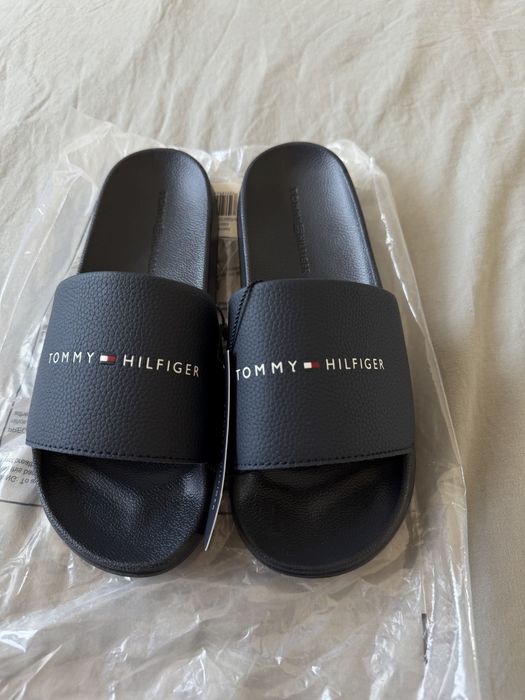 Тапочки от Tommy hilfiger