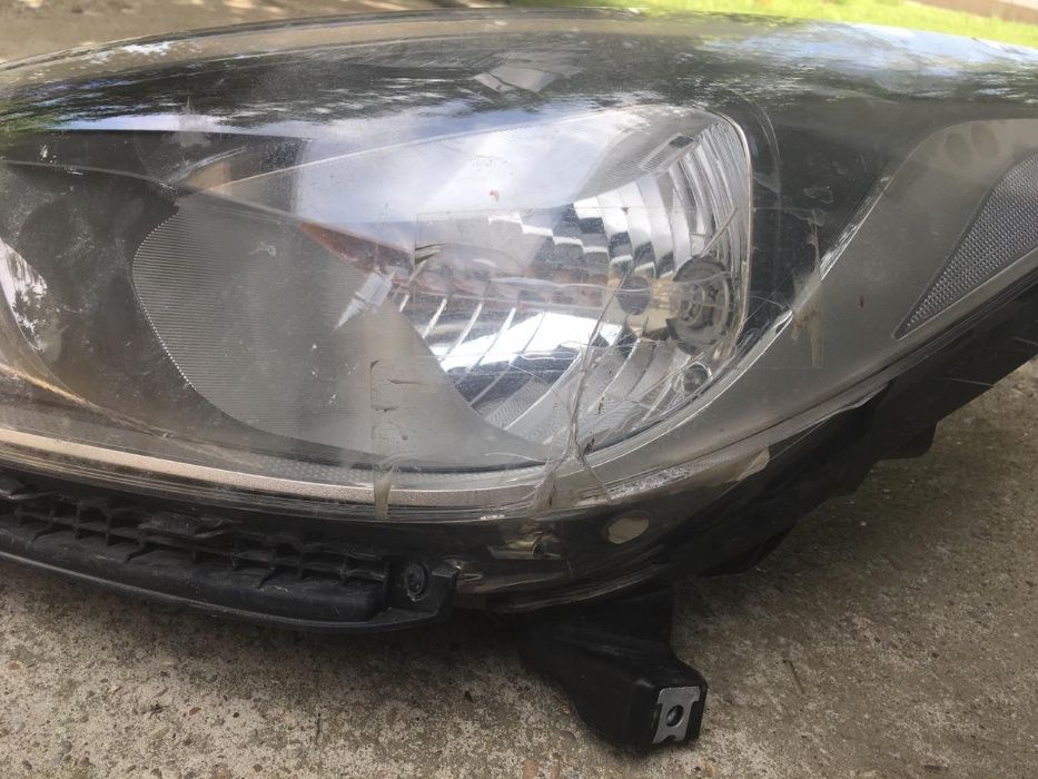Продается фара Hyundai Accent (Solaris)