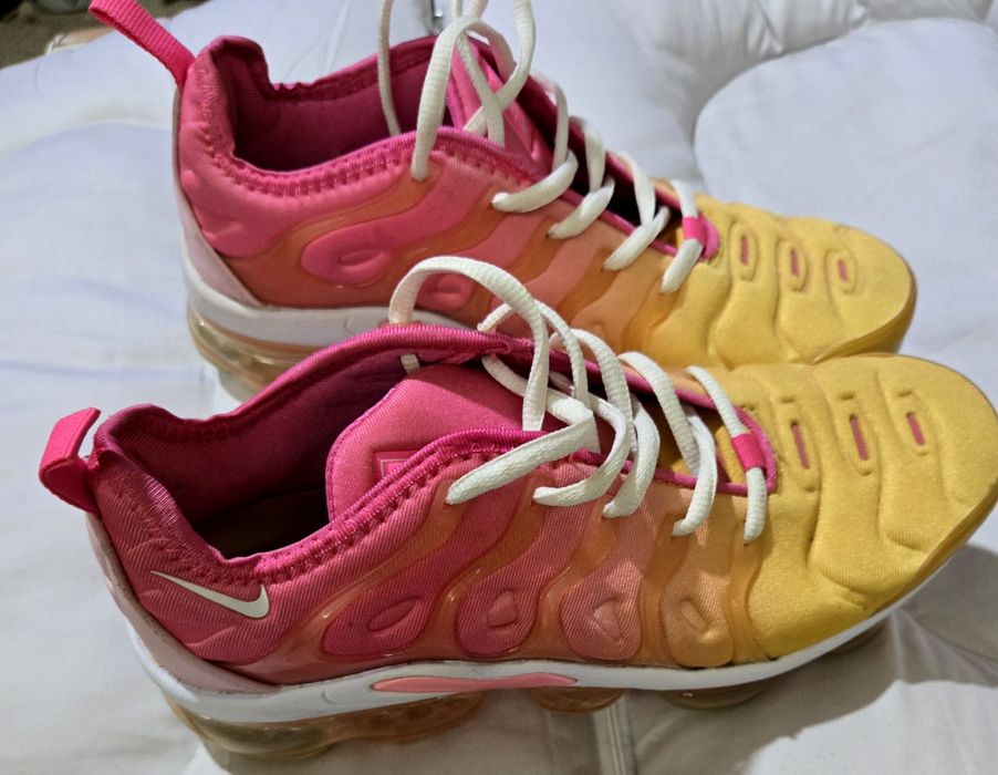 Nike Air Vapormax Plus pink оригинални дамски сникърси 38. Номер