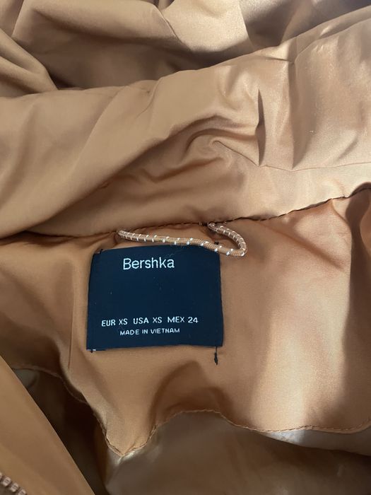 Geaca Bershka xs - s