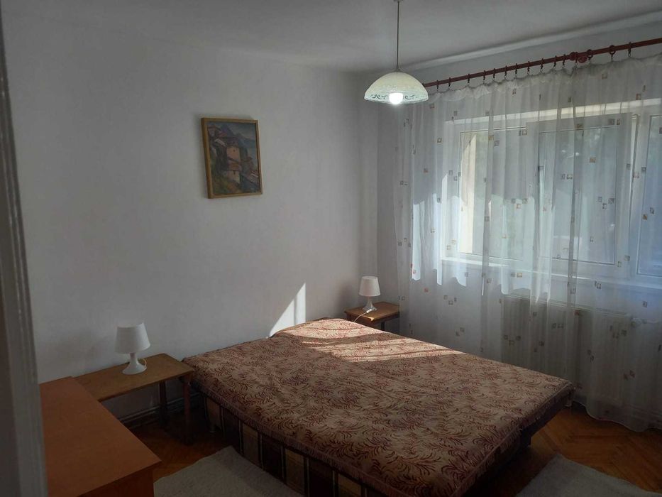 Inchiriez apartament doua camere, decomandat, etaj 1, zona Torontalului, vis-a-vis de Vox ! 0734 662 881