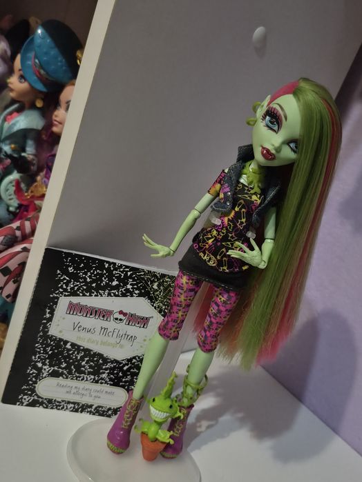 Papusa Monster High Venus McFlytrap