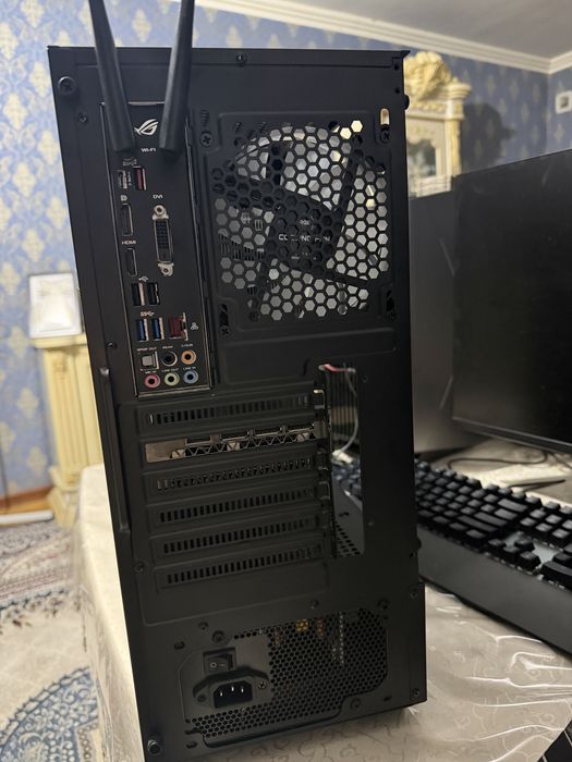 Gaming pc sotiladi core i7 8700k