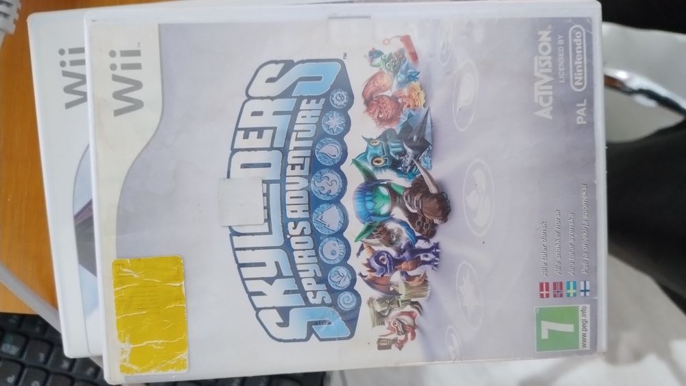 Wii + accesorii + 2 jocuri