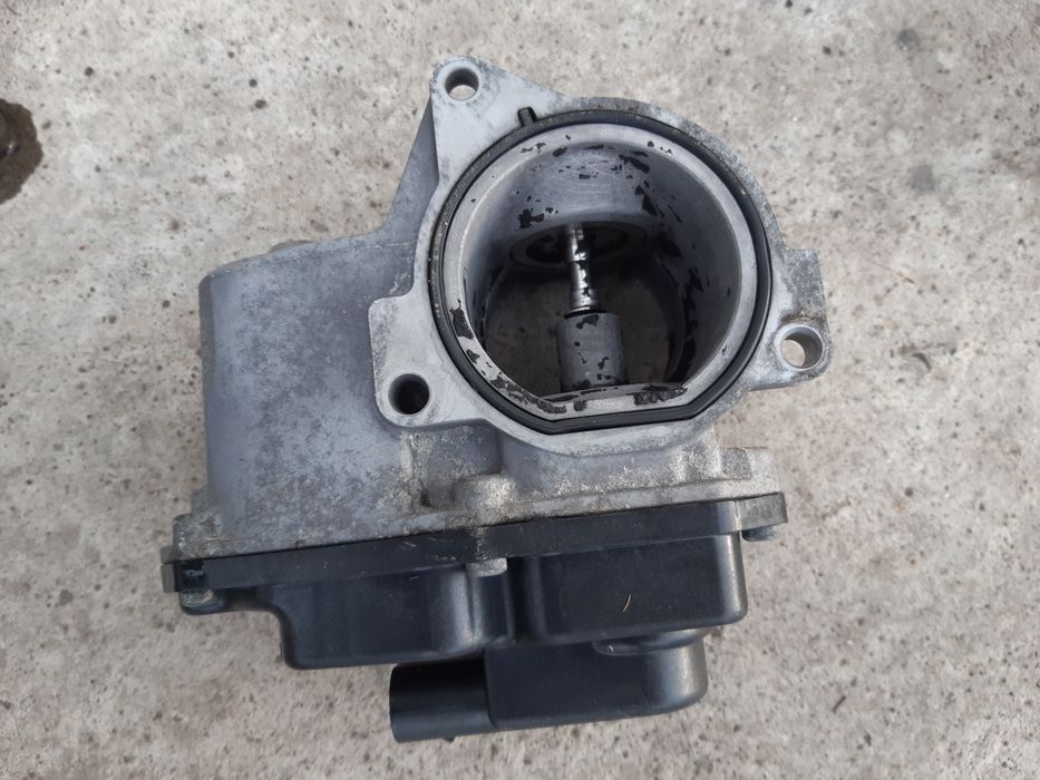 Clapeta accelerație / EGR vw passat b6 2.0 TDI 170 CP cod motor BMR