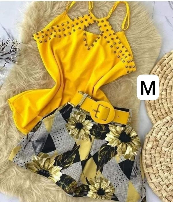 Pantaloni și tricou