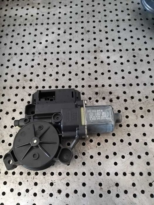 Motoras macara stanga spate vw polo 6r 236656002