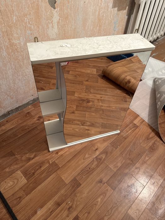 шкафчиком  с зеркалом для ванной
