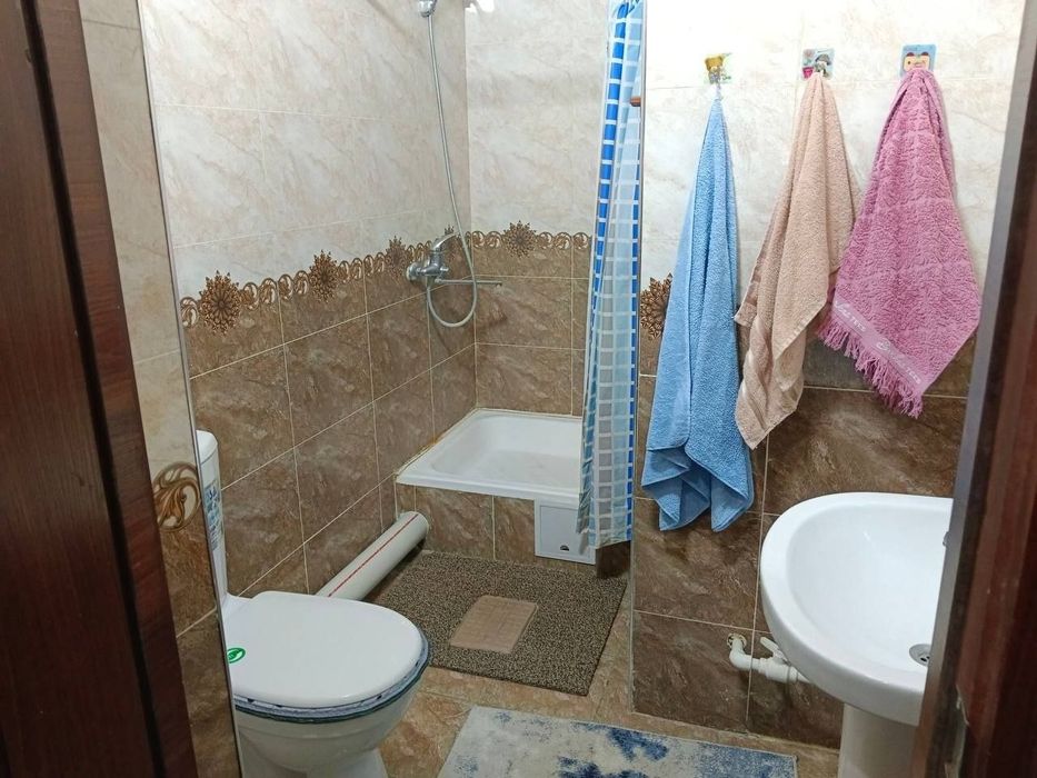 1 xona kvartira aremdaga beriladi metroga yaqin 150 y.e