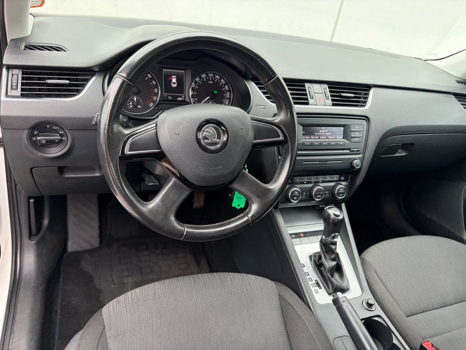 Skoda Octavia 2.0 tdi dsg 2014 berlina /xenon