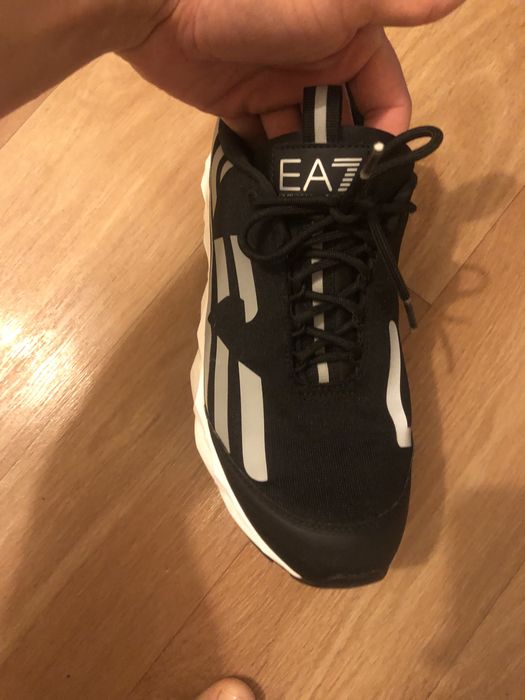 Продам обувь EA7
