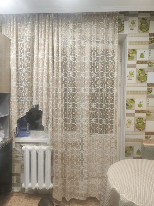 Продам тюль-шторы на кухню, б/у.
