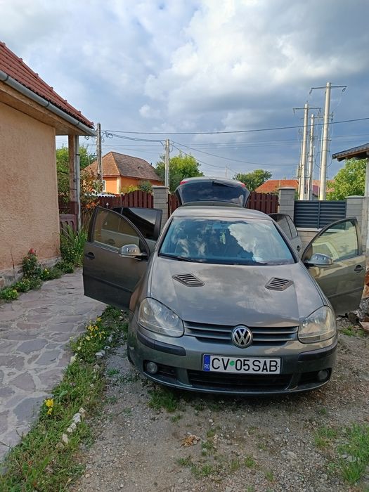 VOLKSWAGEN Golf 2005