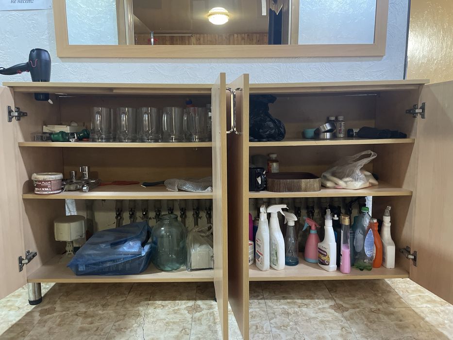 Продам шкаф  состаЯние средние