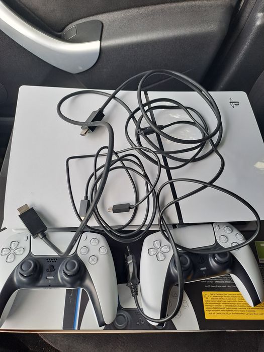PS5 Digital Edition, 1Tb+2 manete