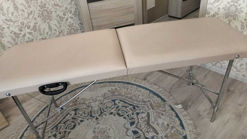 Кушетка косметологическая, складная, чемодан.