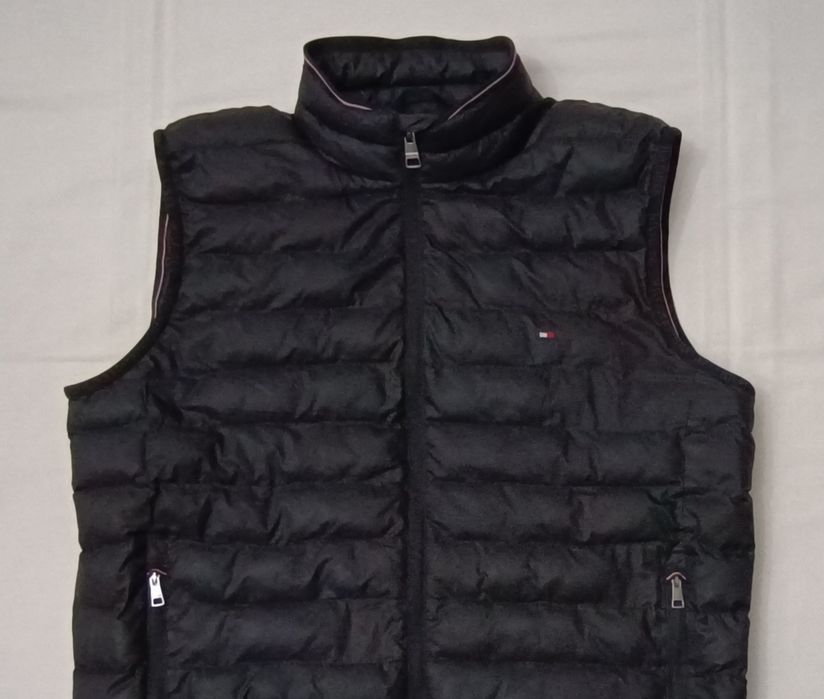 Tommy Hilfiger Vest оригинален елек M топла черна грейка