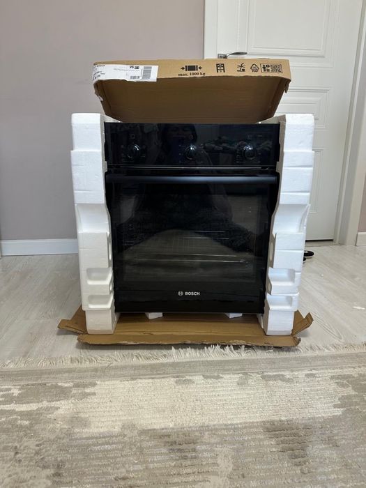 Продаю духовку Bosch новый