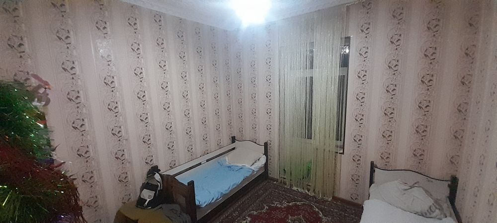 4-х комнатная квартиру центре города Чирчика