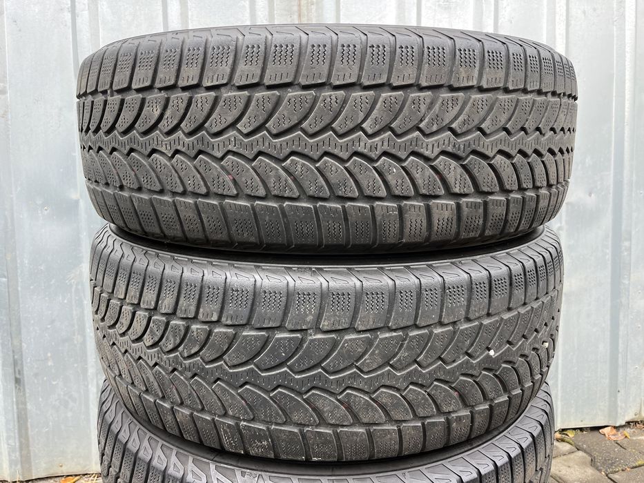 4 anvelope iarna dimensiunea 225/60 R18, Bridgestone