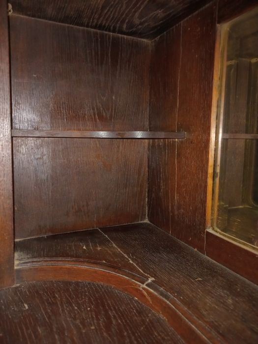 Старинный буфет с зеркалом. 19 век.