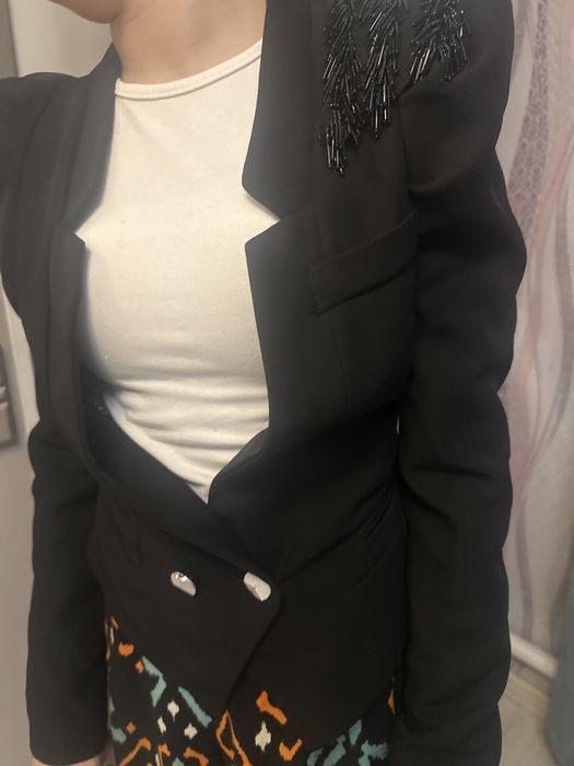 Продам                         Һ костюм